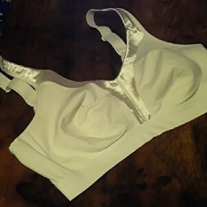 NWOT Delimira 38DD White Tuxedo Style Unpadded Wirefree Bra